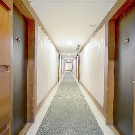 Levender Bough Hotel Mumbai Bagian luar foto