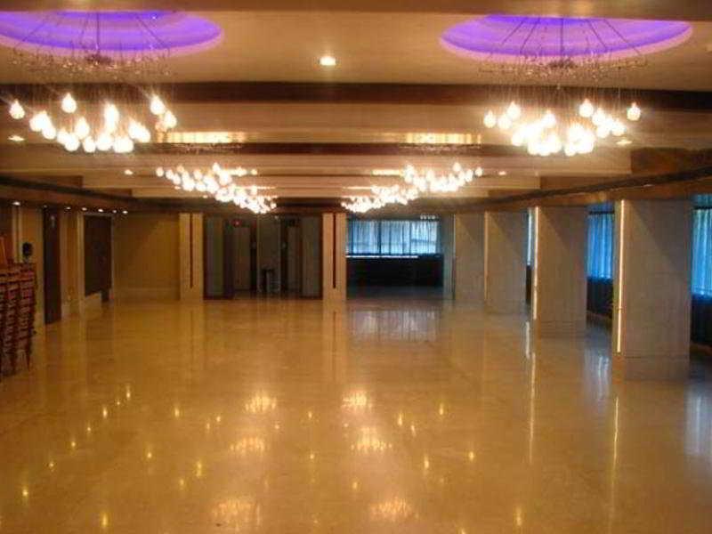 Levender Bough Hotel Mumbai Bagian luar foto