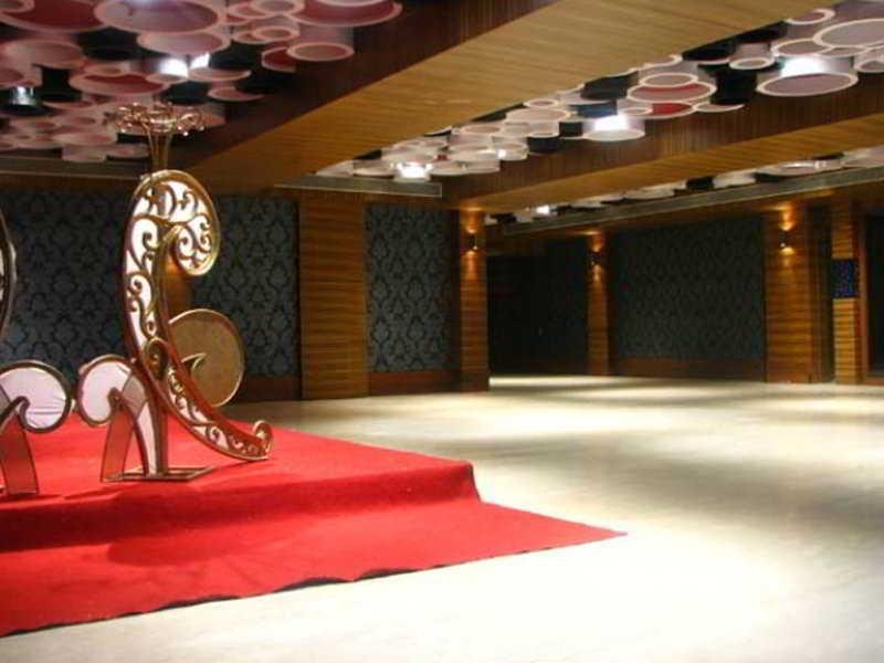 Levender Bough Hotel Mumbai Bagian luar foto
